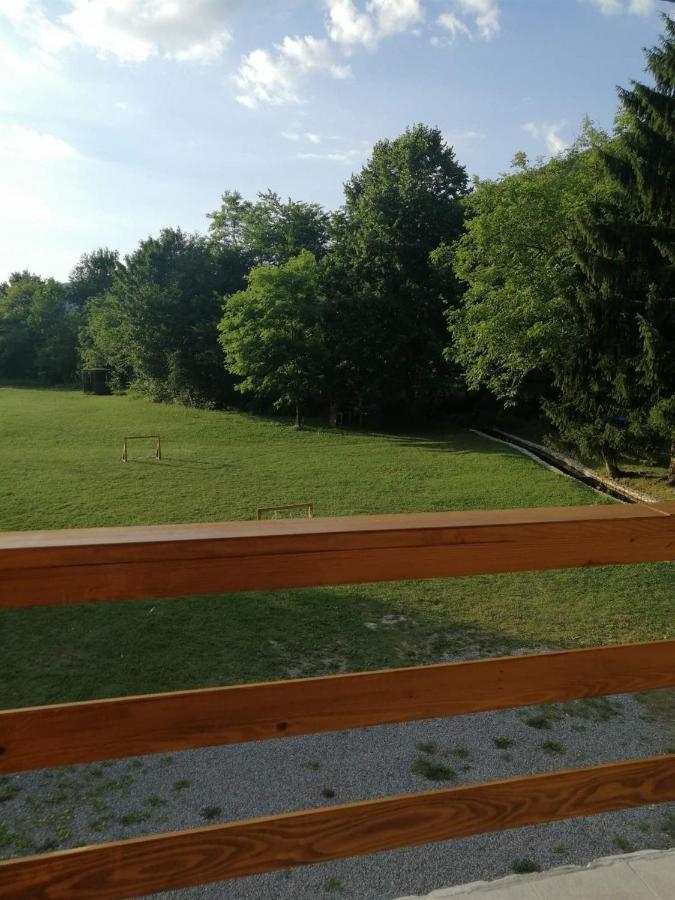 Vacation House Studenac Bihać エクステリア 写真