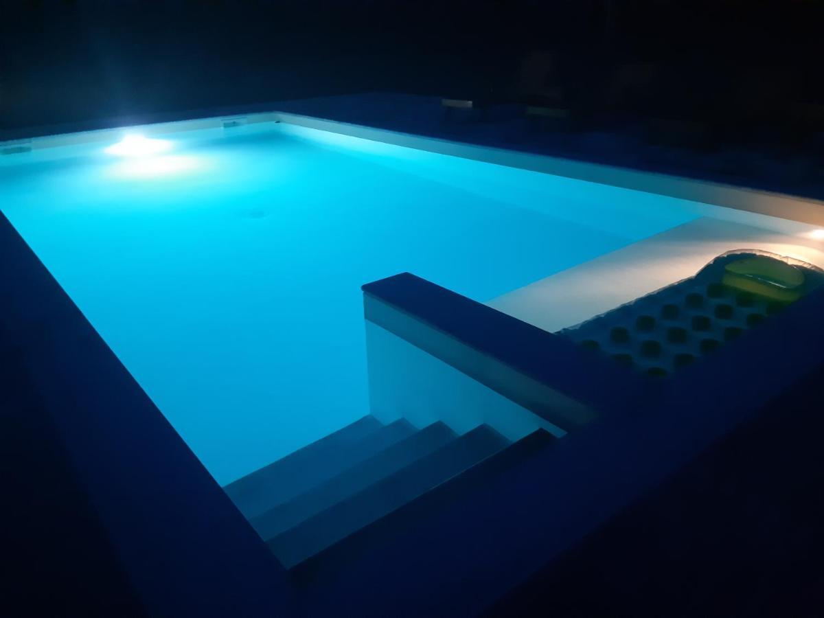 Vacation House Studenac Bihać エクステリア 写真