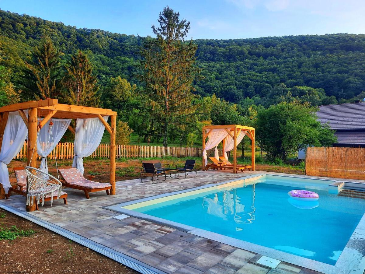 Vacation House Studenac Bihać エクステリア 写真