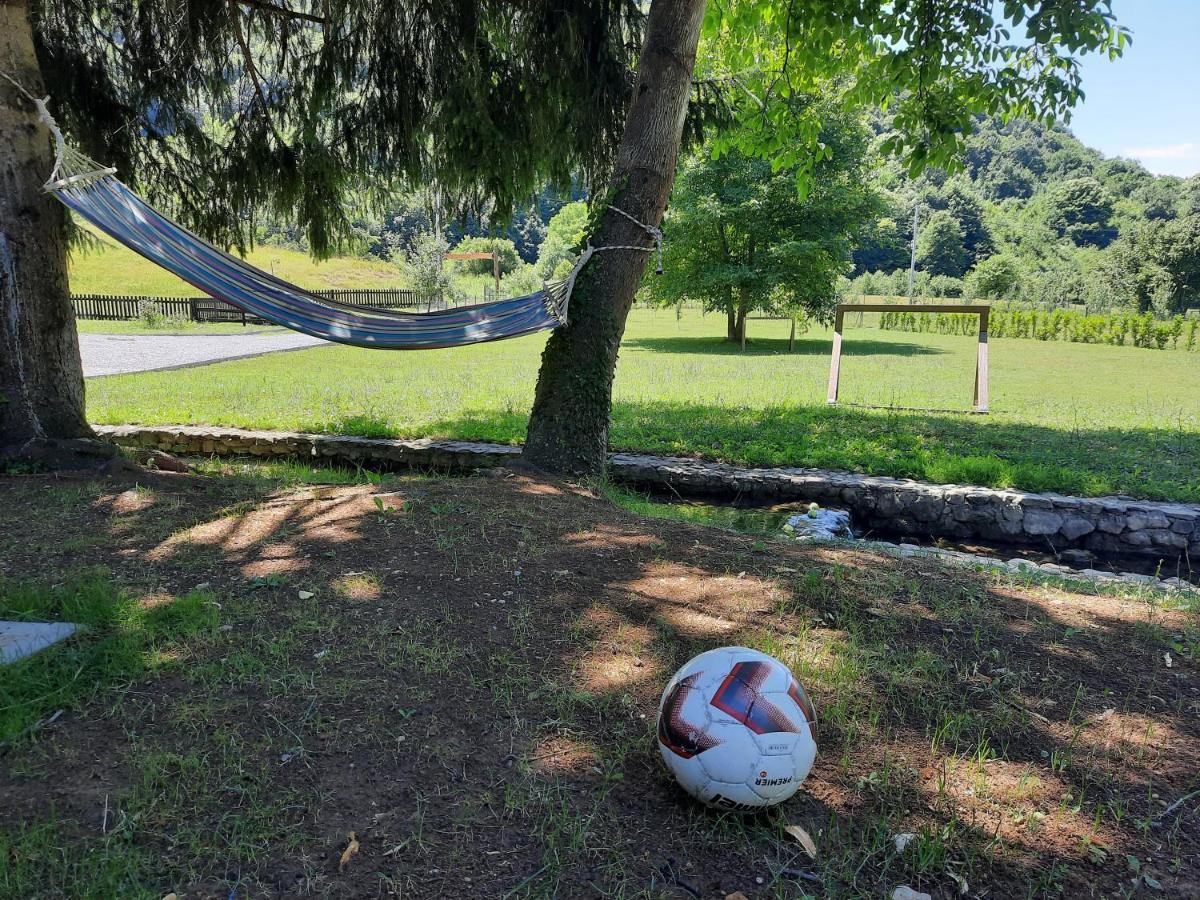 Vacation House Studenac Bihać エクステリア 写真