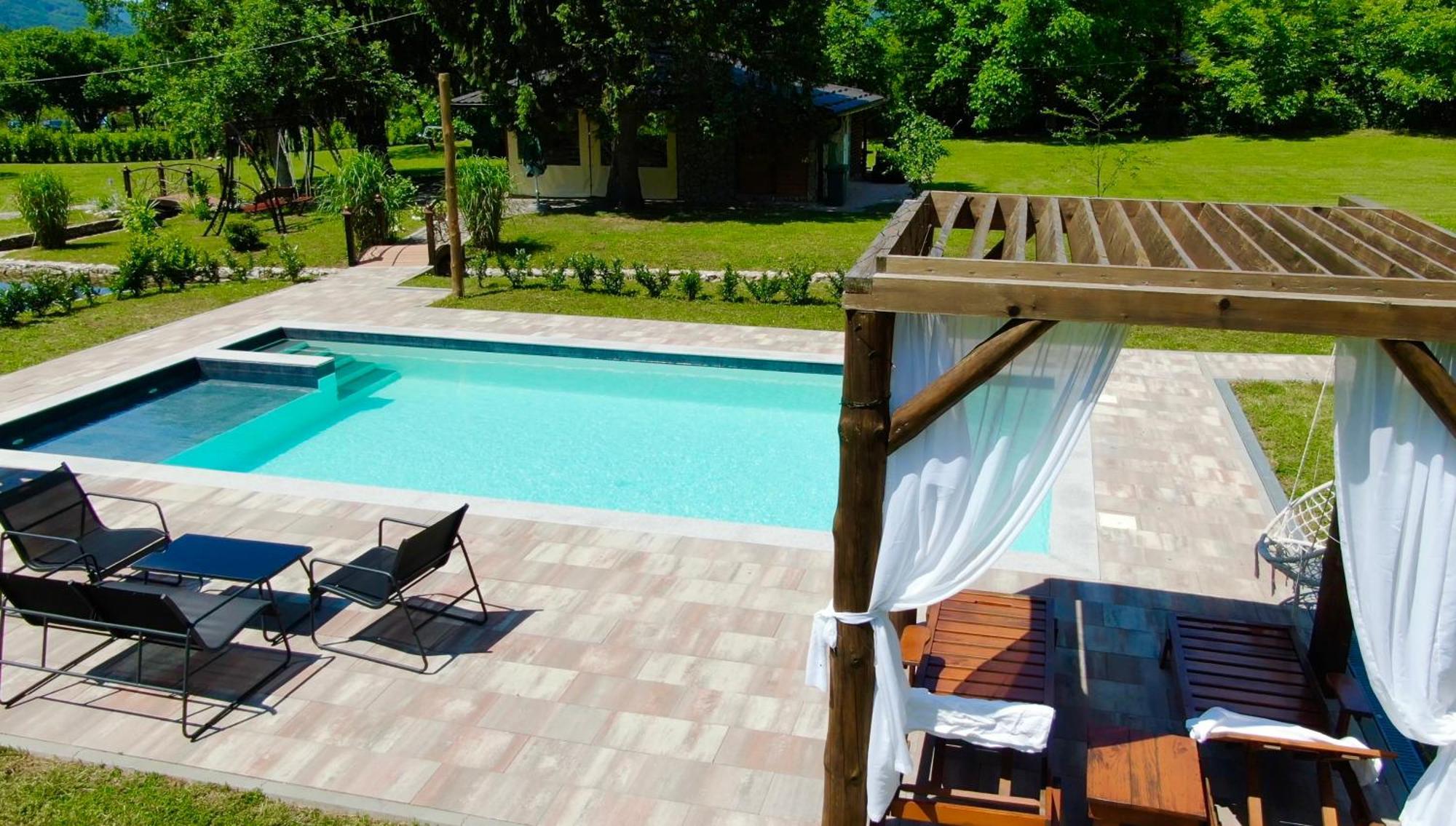Vacation House Studenac Bihać エクステリア 写真
